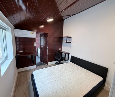 Large Furnished House with Ensuite Bedrooms – Redfern - Photo 5