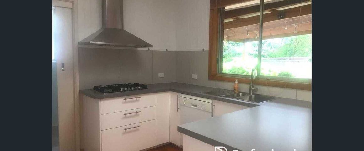 Charming Family Home in Mount Waverley - Photo 1