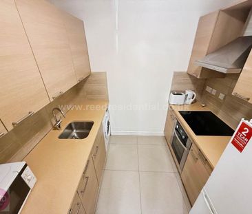 2 bedroom flat to rent - Photo 4