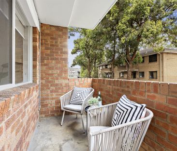 Beautifully Presented 1 Bedroom Apartment - Photo 2