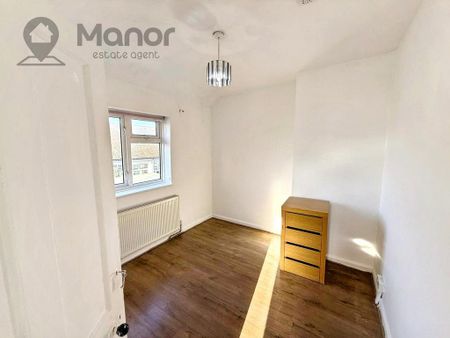 3 bedroom semi-detached house to rent - Photo 3