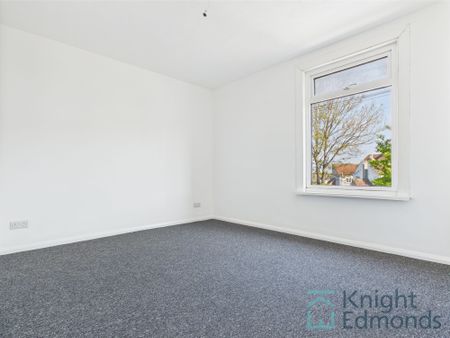 3 bed mid-terraced house to rent in Glanville Road, Gillingham, ME7 - Photo 2