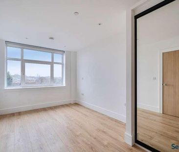 Chertsey, Surrey, KT16 - Photo 2