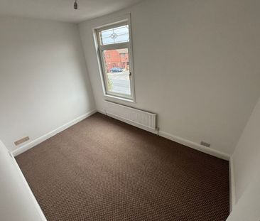 3 bed Terraced - To Let - Photo 1