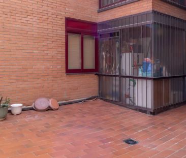 Double bed in Room in a shared 5-bedroom apartment for rent in Alca... - Foto 2
