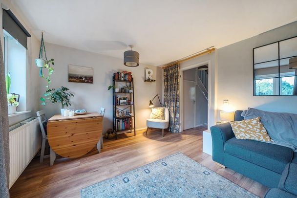 2 bedroom end of terrace house to rent - Photo 1