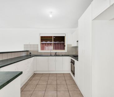18 Denmead Avenue, Campbelltown SA 5074 - Photo 5