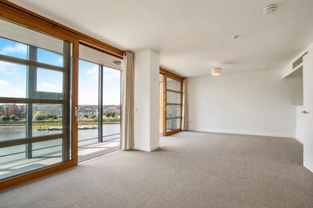 2 Bed Flat, Falcon Wharf, SW11 - Photo 3