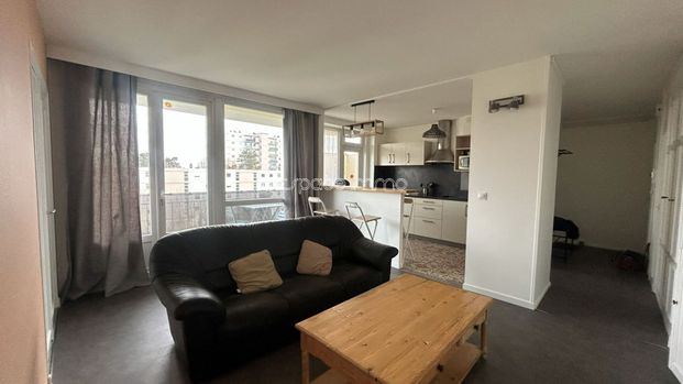 Location Appartement 3 pièces 57m² MONT ST AIGNAN 76130 - Photo 1