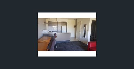 1-BED APARTMENT 5-MIN WALK TO UQ - PERFECT FOR COUPLES - Photo 3