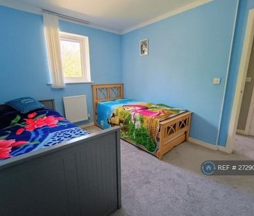 3 bedroom semi-detached house to rent - Photo 5