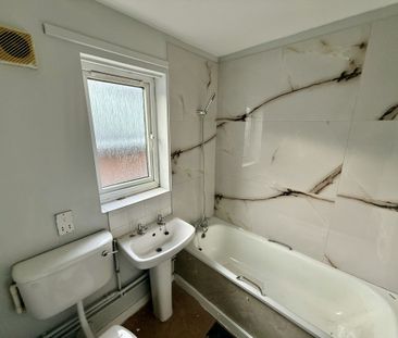 Two storey semi detached home on Selkirk Street, Derby. Offered unf... - Photo 6