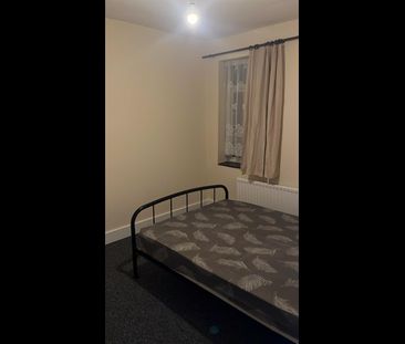 3 Bed Flat, Kitchener Road, E17 - Photo 4