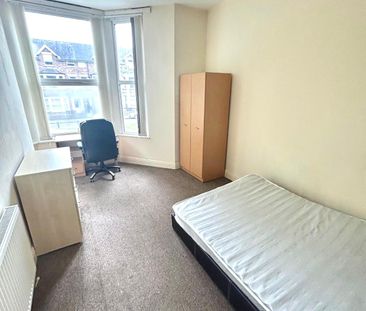 11 Bedroom Student Home – Llanbleddian Gardens - Photo 4