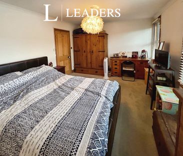 4 bedroom townhouse to rent Harsnett Road, CO1 - Photo 5