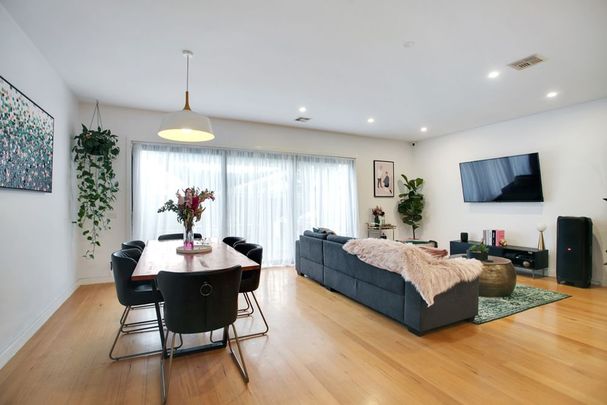 GRAND IN SIZE AND QUALITY - 4 BEDROOM PLUS STUDY - Photo 1