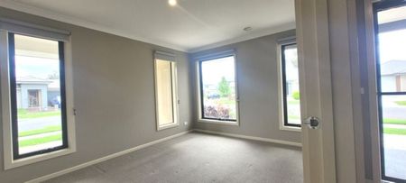 Comfortable Family Living in a Prime Location - Photo 2