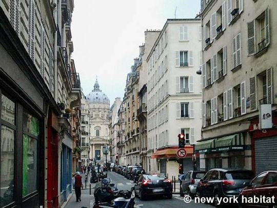 Logement à Paris, Location meublée - Photo 1