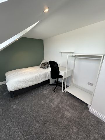 5 Bed Terraced House, Highmore Gardens, BS7 - Photo 3