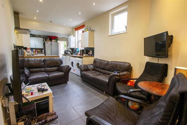 7 bedroom house to rent - Photo 1