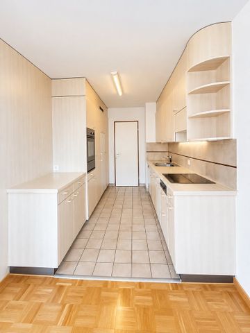 Gemütliche Dachwohnung mit Chéminée und Balkon - Foto 2