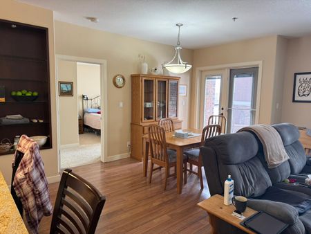 2 Bedroom 2 Bathroom Unit in 55+ Adult Building! - Photo 5