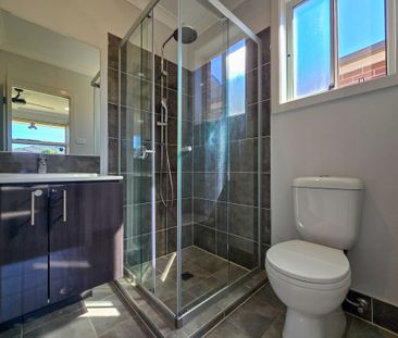 Modern, Low-Maintenance Living. Solar Family Home - Photo 1