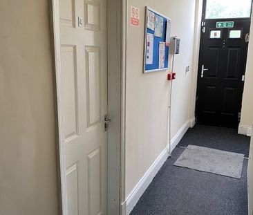 Room in a Shared House, Bolton Road Farnworth Bolton, BL4 - Photo 4