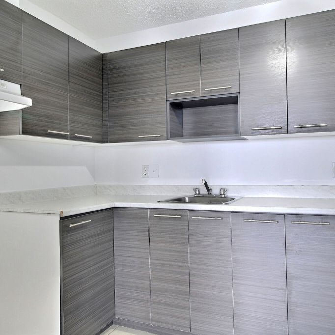 GRAND 4 ½ RÉNOVÉ À STE-FOY- MAINTENANT - Photo 1