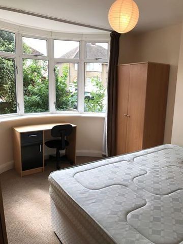 3 bedroom semi-detached house to rent - Photo 4