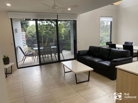 Furnished 4 bedroom townhouse close to Jetty Precinct - Photo 3