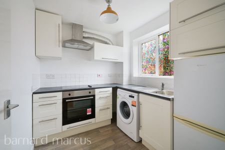 Redford Close - Photo 4