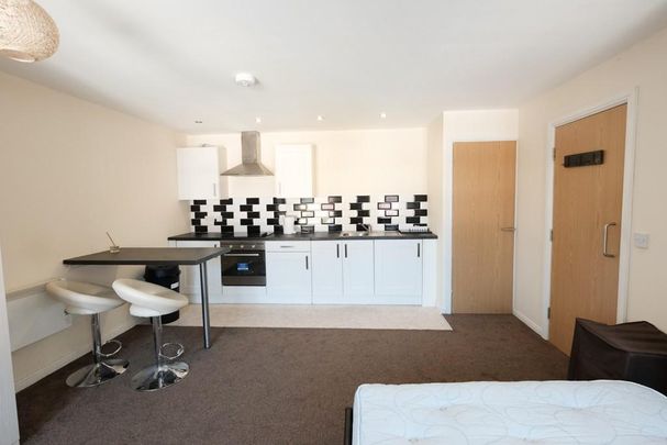 Studio to rent - Photo 1