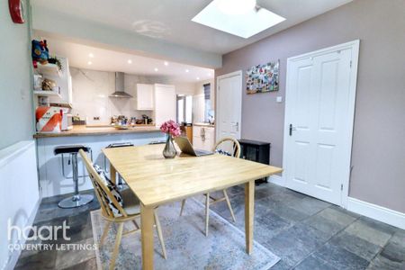 2 bedroom semi-detached house to rent - Photo 5