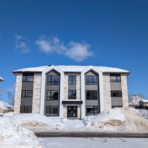 4½ Neuf, Bellefeuille, Vue Sur Boisé - Photo 3