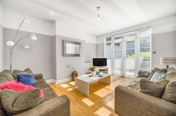 3 bedroom semi-detached house to rent - Photo 1