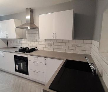 2 bedroom end of terrace house to rent - Photo 4