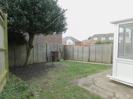 1 bedroom bungalow to rent - Photo 2