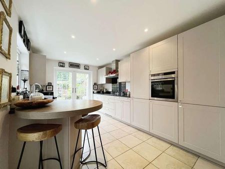 Parsonage Lane, Farnham Common, Slough, SL2 - Photo 4