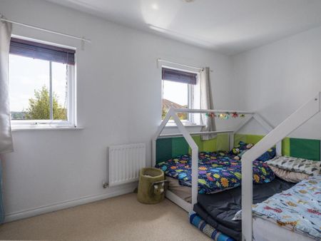 3 bedroom semi-detached house to rent - Photo 2