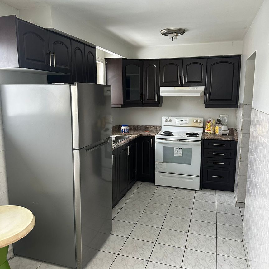 For Lease - 3142 PURNELL Court Unit# MAIN, Mississauga, Ontario - Photo 1