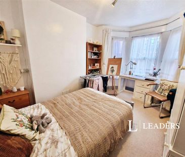 4 bedroom terraced house to rent - Photo 6