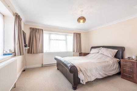 Hazell Way, Stoke Poges, Buckinghamshire,SL2 - Photo 4