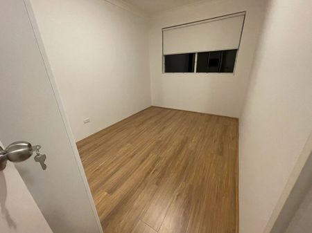 Freshly Renovated Two Bedrooms Townhouse in Prime Hurstville Location - Photo 4