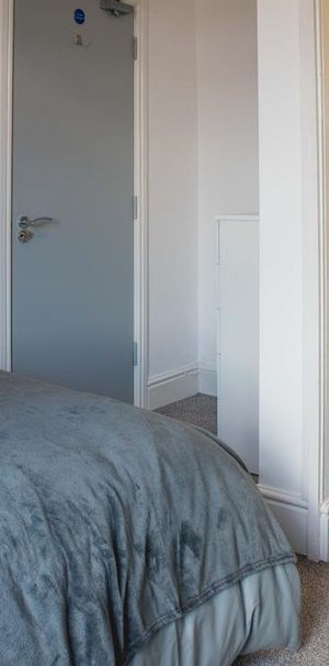 1 bedroom in a house share to rent - Photo 1