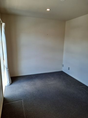 Immaculate Terraced Home with Parking - Photo 4