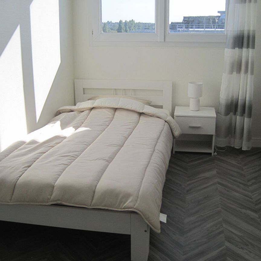 A LOUER CHAMBRE DANS APPARTEMENT PROCHE GARE ET CENTRE VILLE ST QUENTIN - Photo 1