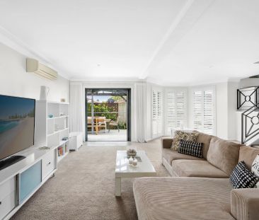 Terrace Entertaining and Layered Living Spaces - Photo 1
