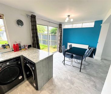 4 bedroom detached house to rent - Photo 3