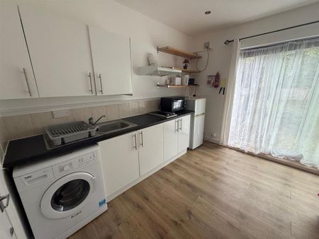 Studio to rent - Photo 5